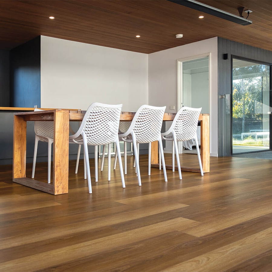 Luxury vinyl planks, holiday house in Rye